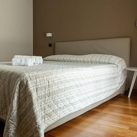 Sirmione Rosselli Apartments מראה חיצוני תמונה