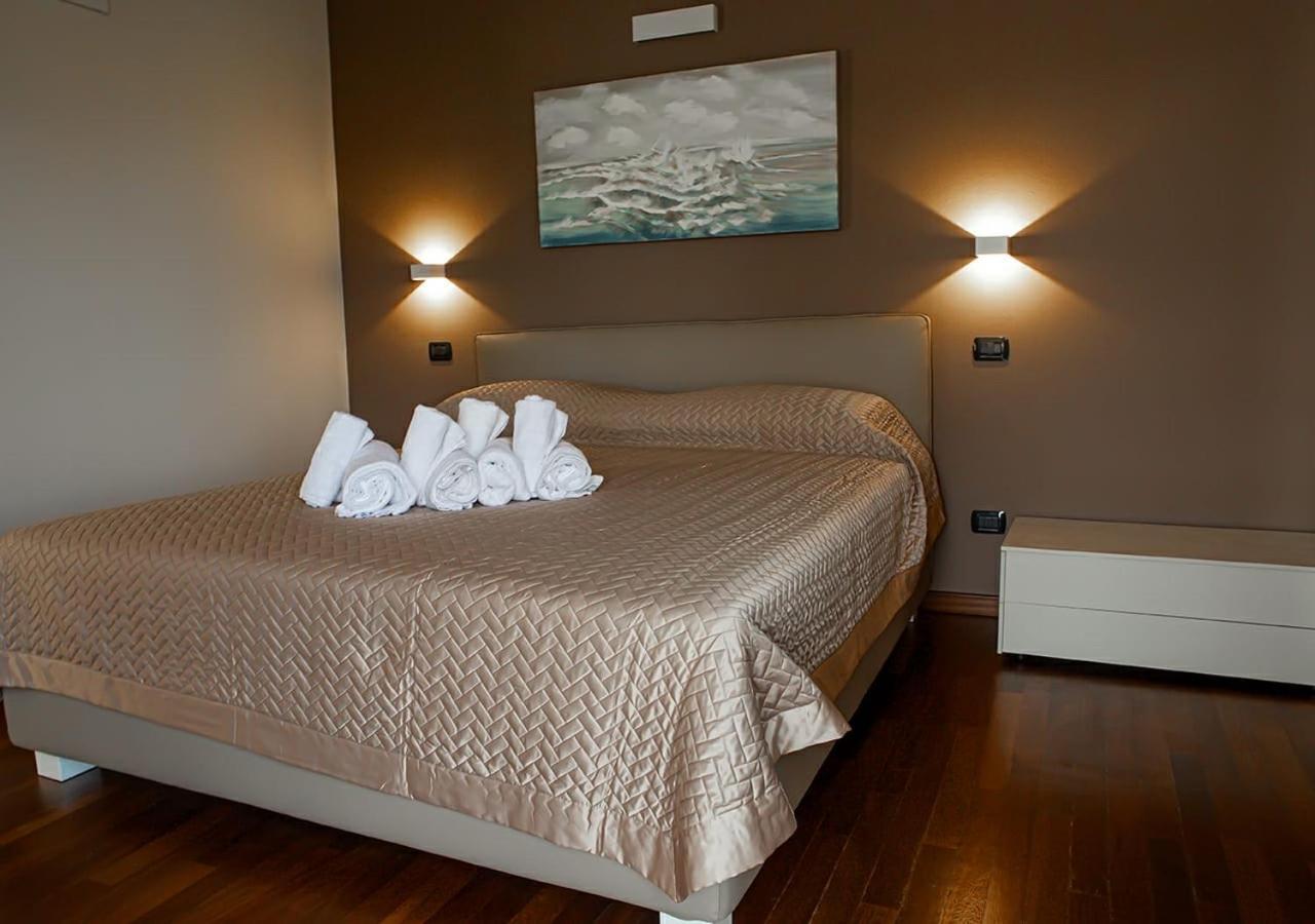 Sirmione Rosselli Apartments מראה חיצוני תמונה