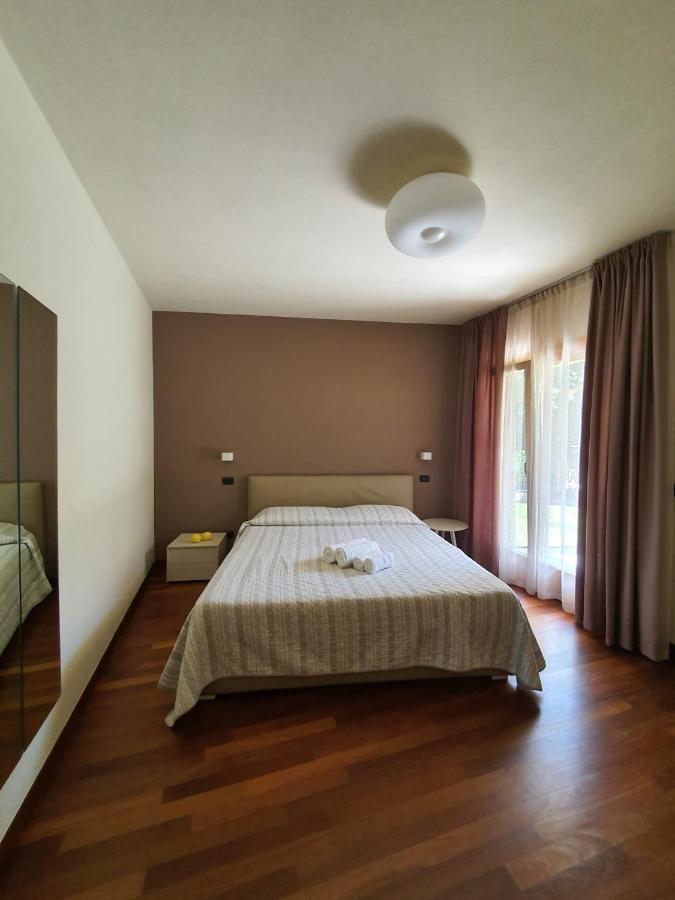 Sirmione Rosselli Apartments מראה חיצוני תמונה