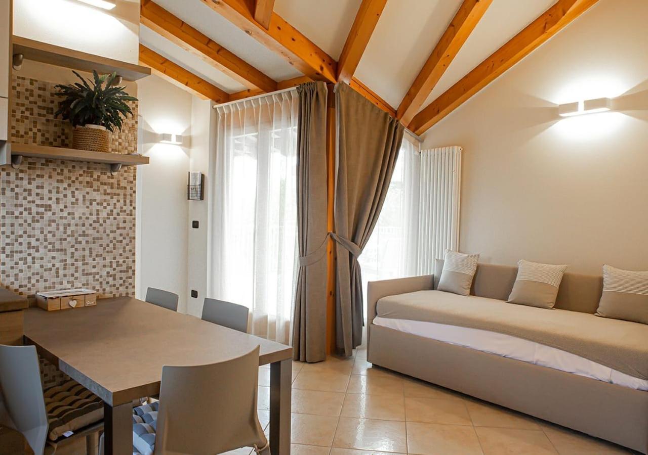 Sirmione Rosselli Apartments מראה חיצוני תמונה